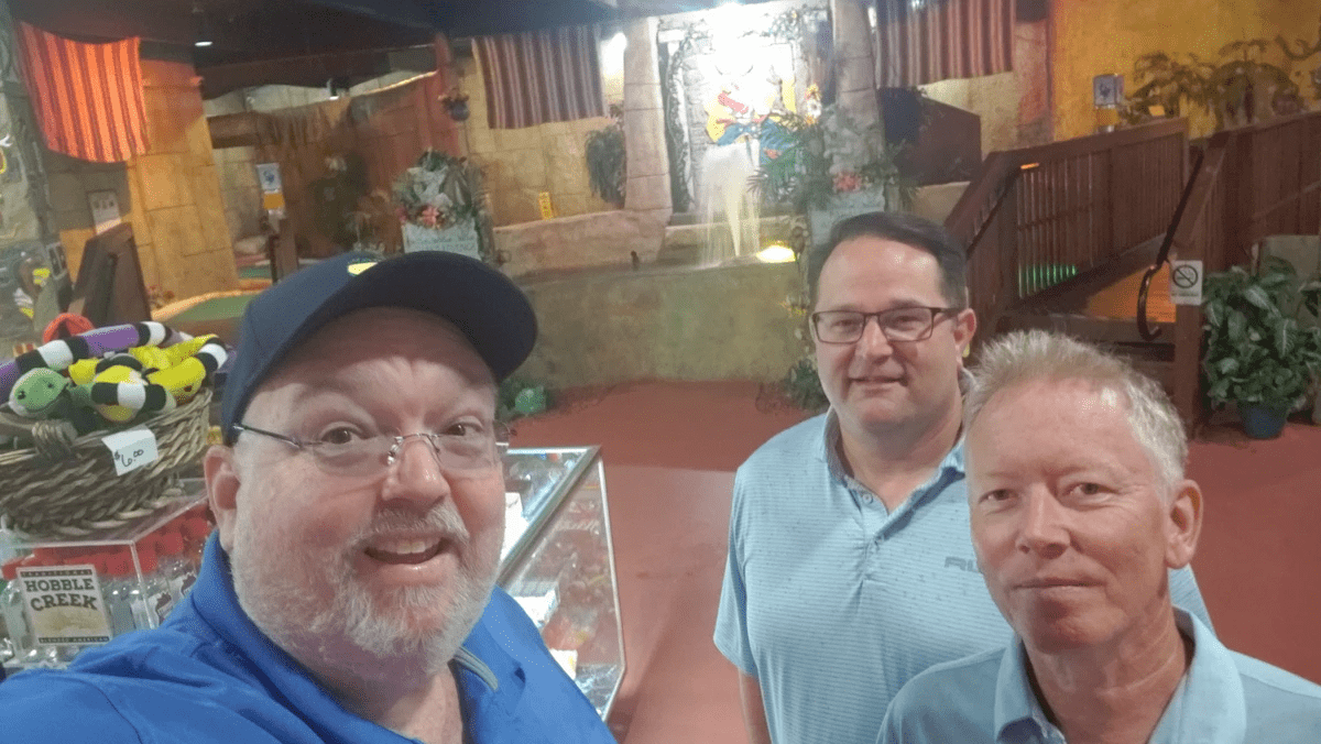 AllanW, HansW and ThomasW at Cancun Lagoon MiniGolf  - (Allan won the match play ;-)
